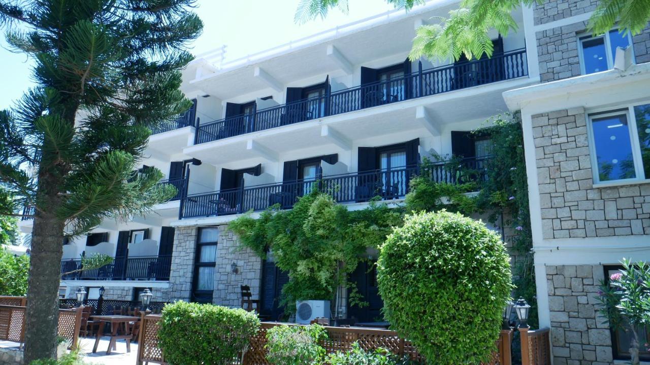 Dionysos Central Paphos Eksteriør billede