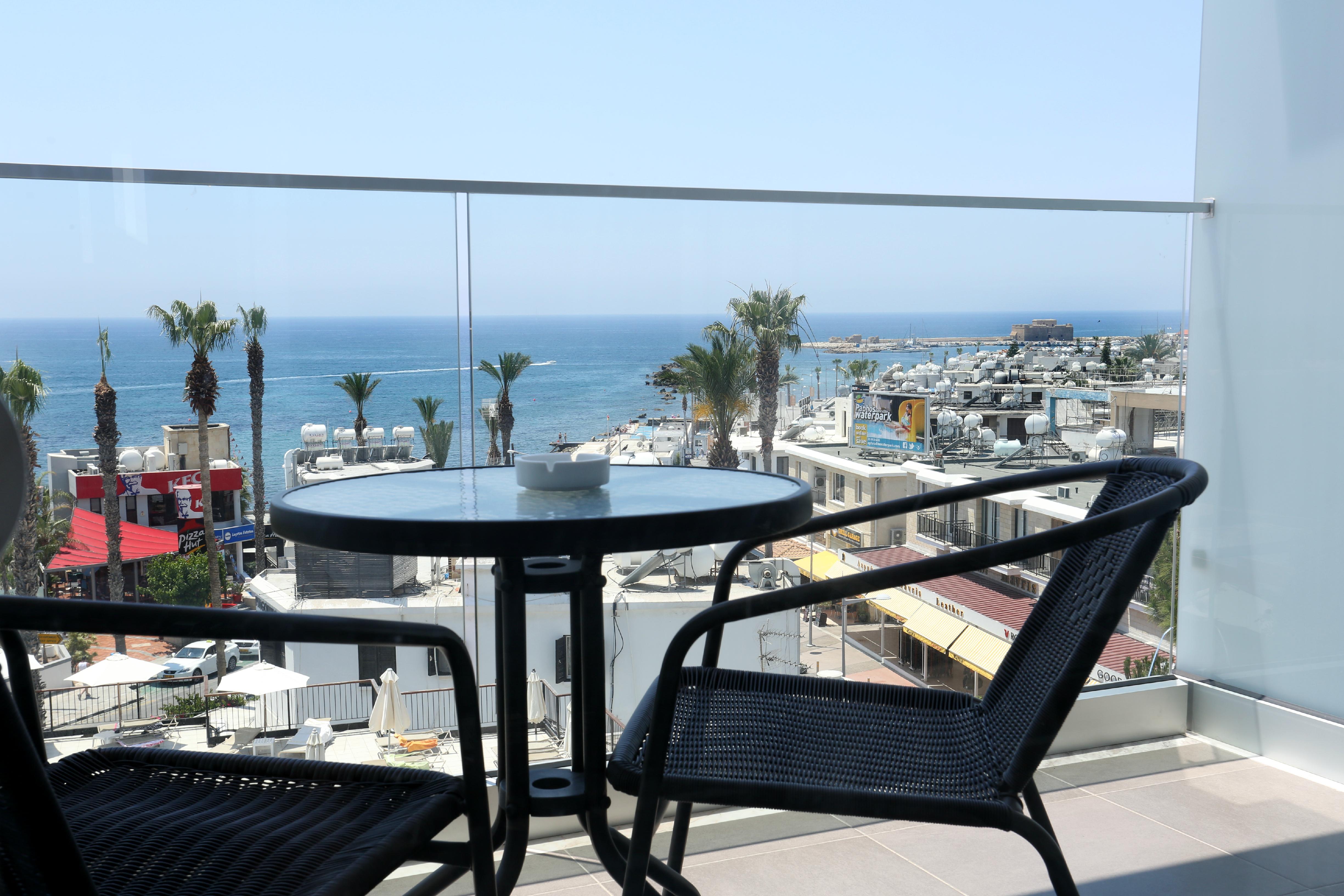 Dionysos Central Paphos Eksteriør billede