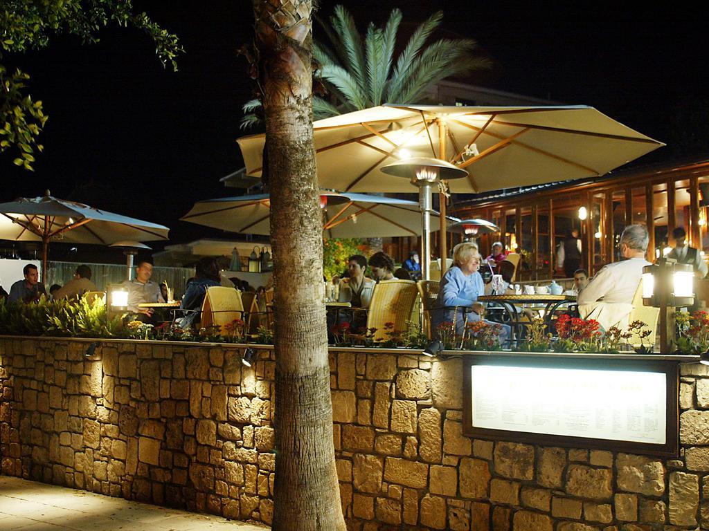 Dionysos Central Paphos Eksteriør billede