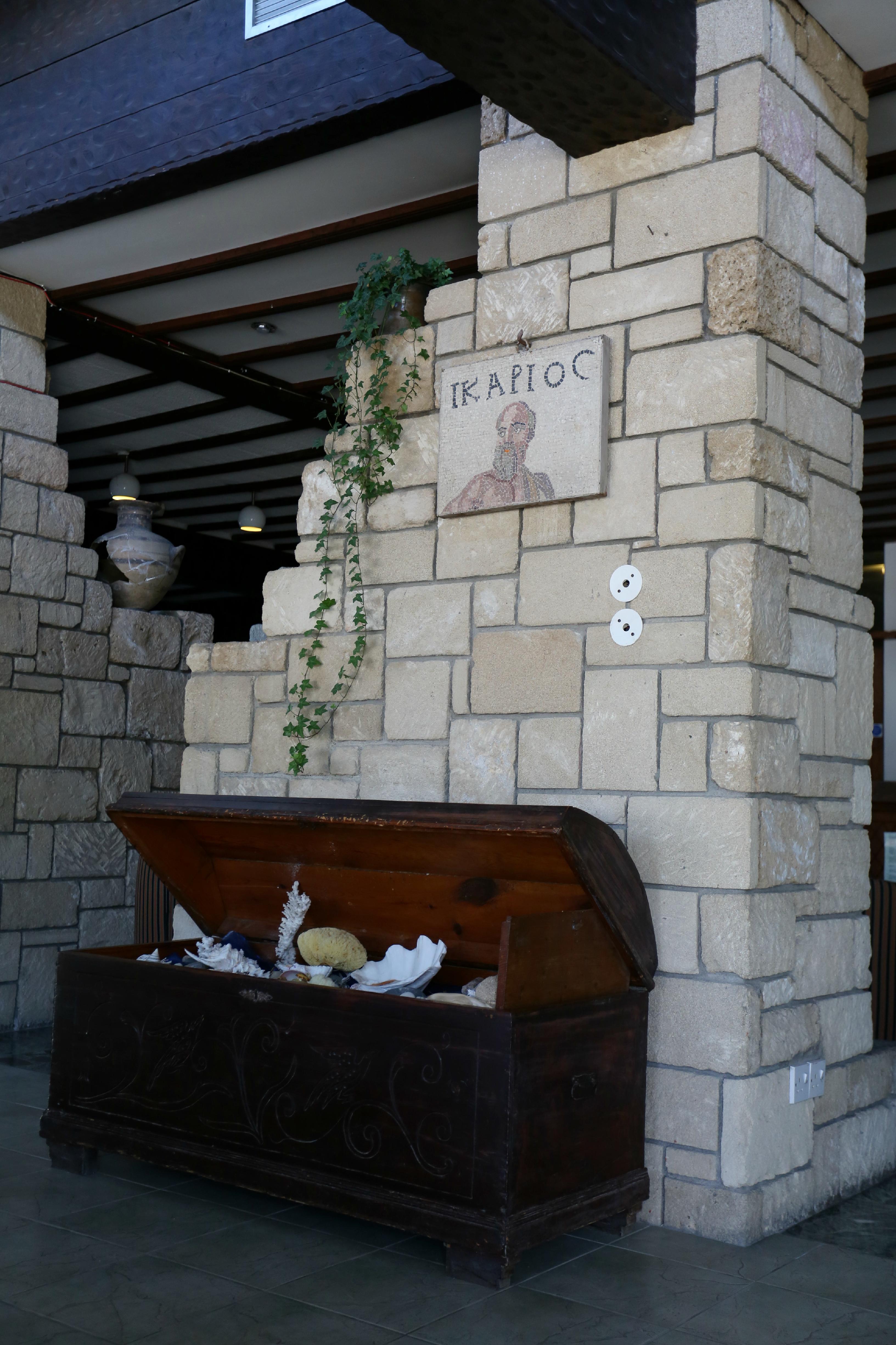 Dionysos Central Paphos Eksteriør billede