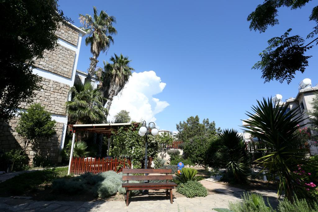 Dionysos Central Paphos Eksteriør billede